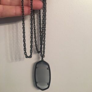 NWOT Kendra Scott Rae gunmetal necklace in slate